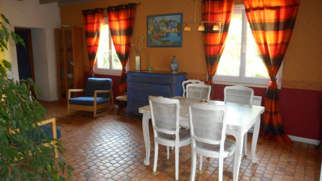 La Poiriere Bed and Breakfast Chemellier Eksteriør billede